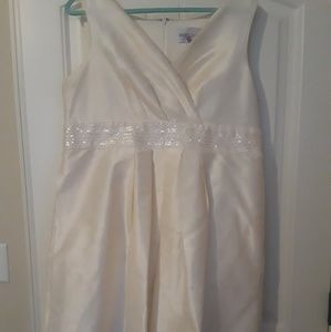 Short taffeta and sequins off-white gown